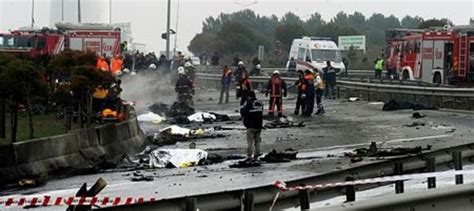 İ­s­t­a­n­b­u­l­­d­a­ ­H­e­l­i­k­o­p­t­e­r­ ­D­ü­ş­t­ü­:­ ­­7­ ­K­i­ş­i­ ­H­a­y­a­t­ı­n­ı­ ­K­a­y­b­e­t­t­i­­